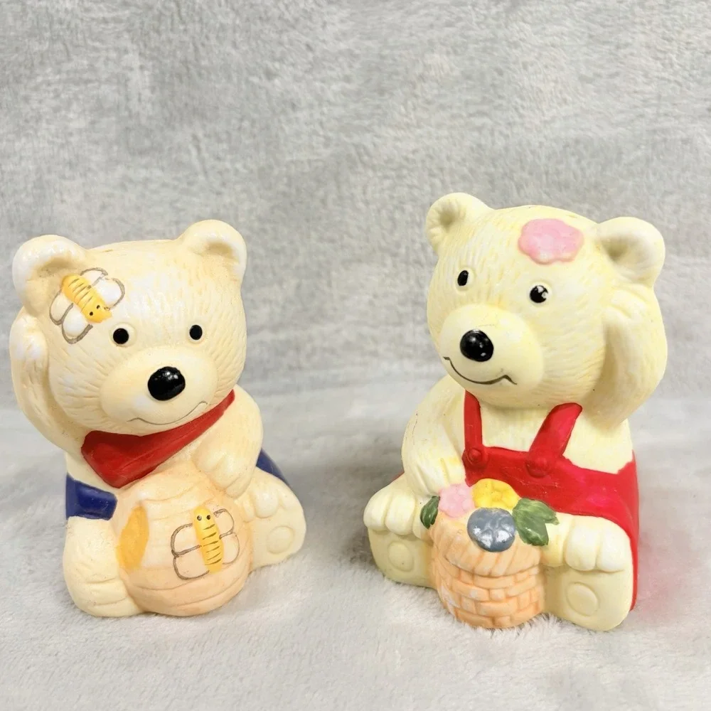 Vintage Teddy Bear Salt & Pepper Shakers Honey‎ Bee, Flowers 3